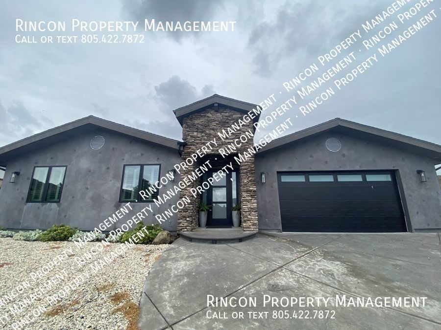 Stunning Hillside Home in Clearpoint *3 Bedrooms--2.5 baths--+ Den* property image