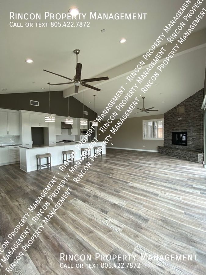 Stunning Hillside Home in Clearpoint *3 Bedrooms--2.5 baths--+ Den* property image