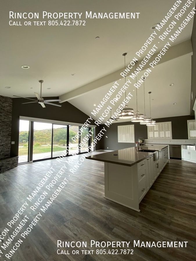 Stunning Hillside Home in Clearpoint *3 Bedrooms--2.5 baths--+ Den* property image