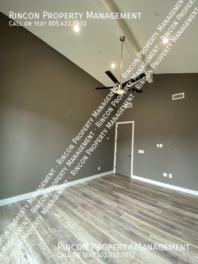 Stunning Hillside Home in Clearpoint *3 Bedrooms--2.5 baths--+ Den* property image