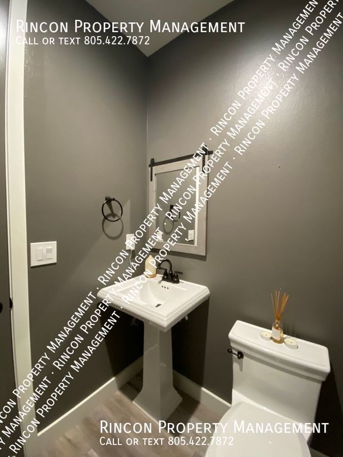 Stunning Hillside Home in Clearpoint *3 Bedrooms--2.5 baths--+ Den* property image