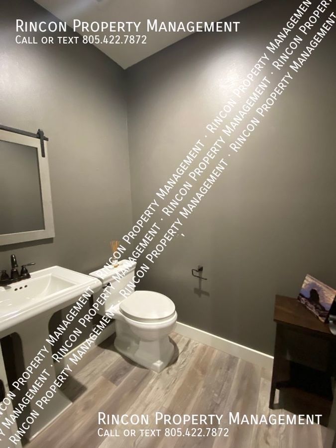 Stunning Hillside Home in Clearpoint *3 Bedrooms--2.5 baths--+ Den* property image