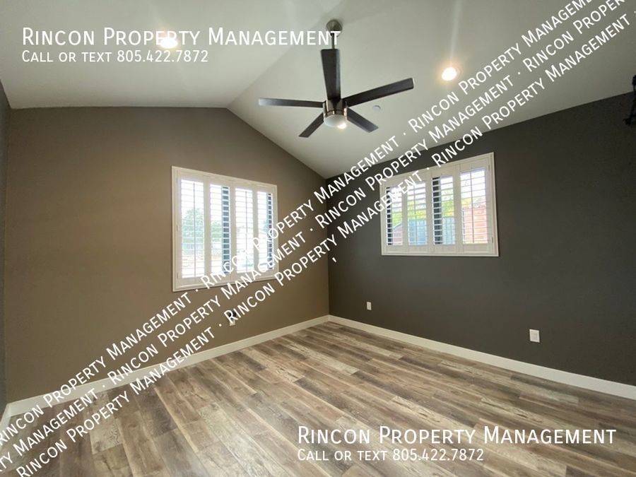 Stunning Hillside Home in Clearpoint *3 Bedrooms--2.5 baths--+ Den* property image