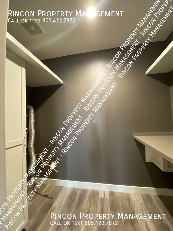 Stunning Hillside Home in Clearpoint *3 Bedrooms--2.5 baths--+ Den* property image