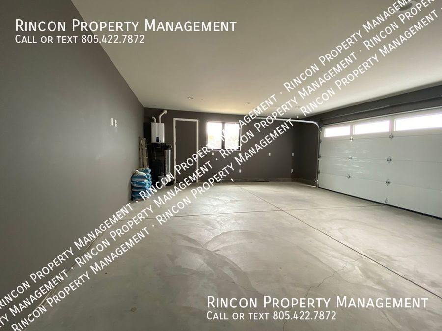 Stunning Hillside Home in Clearpoint *3 Bedrooms--2.5 baths--+ Den* property image