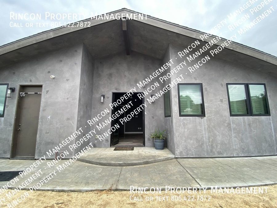 Stunning Hillside Home in Clearpoint *3 Bedrooms--2.5 baths--+ Den* property image