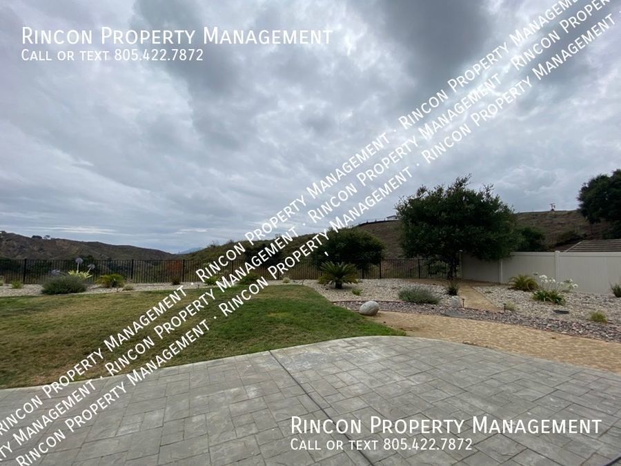 Stunning Hillside Home in Clearpoint *3 Bedrooms--2.5 baths--+ Den* property image