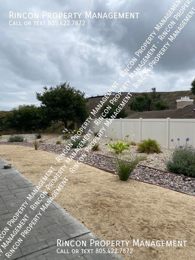 Stunning Hillside Home in Clearpoint *3 Bedrooms--2.5 baths--+ Den* property image