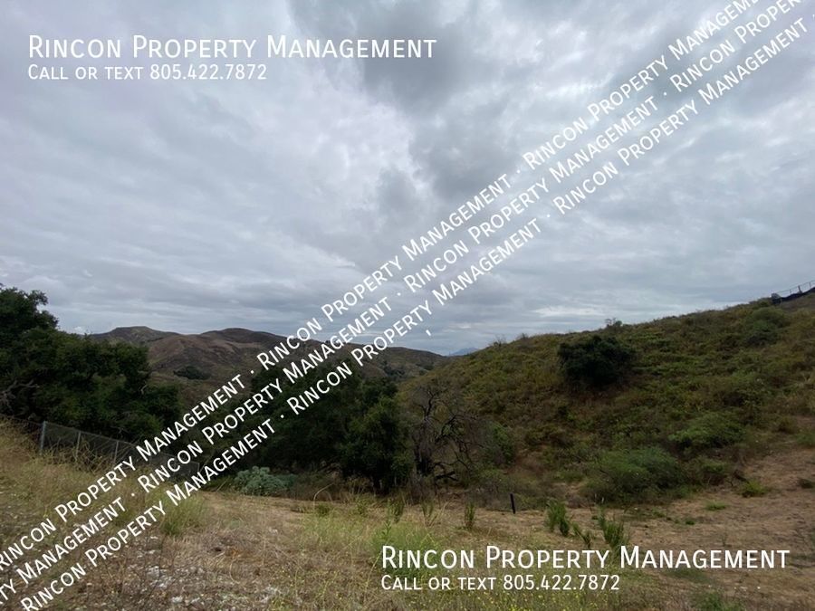 Stunning Hillside Home in Clearpoint *3 Bedrooms--2.5 baths--+ Den* property image