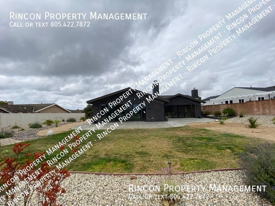 Stunning Hillside Home in Clearpoint *3 Bedrooms--2.5 baths--+ Den* property image