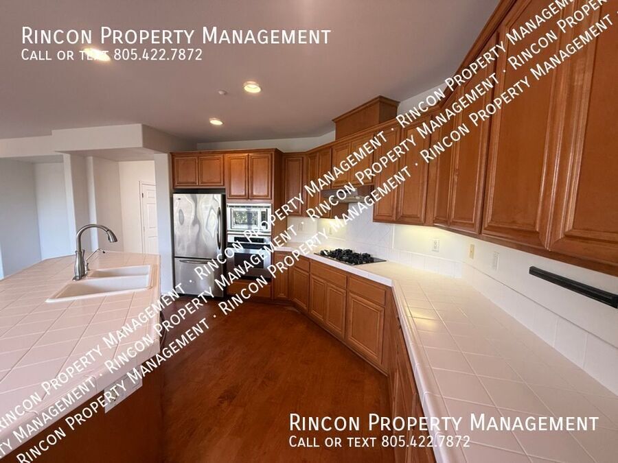 **Elegant 5-Bed Ventura Escape — Coastal Living Within Reach** property image