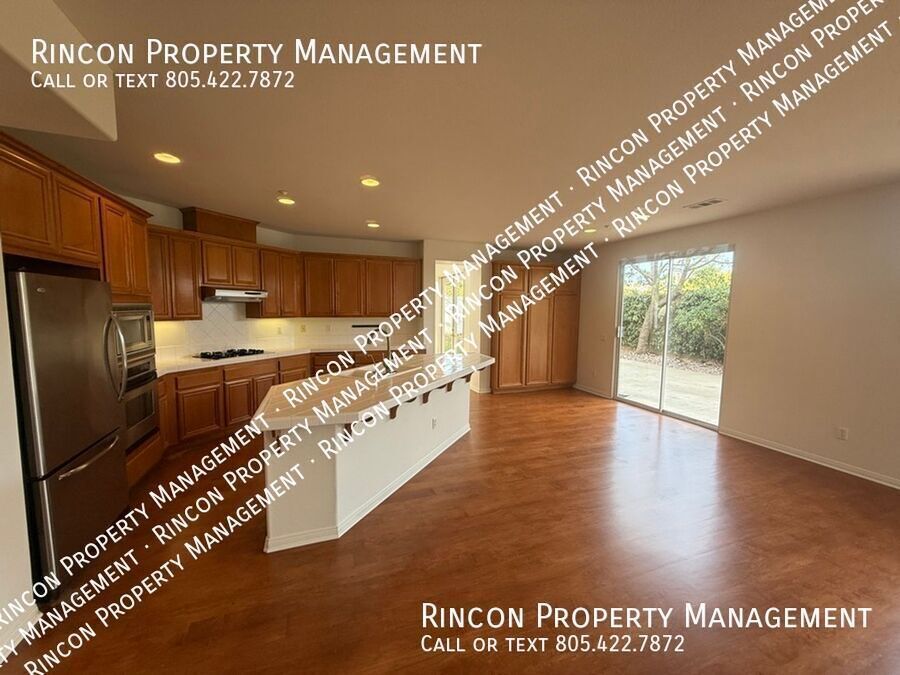 **Elegant 5-Bed Ventura Escape — Coastal Living Within Reach** property image