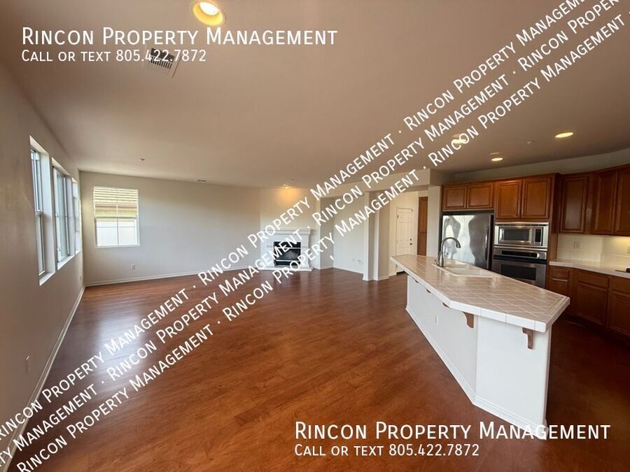 **Elegant 5-Bed Ventura Escape — Coastal Living Within Reach** property image