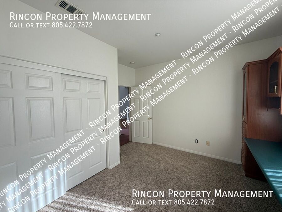 **Elegant 5-Bed Ventura Escape — Coastal Living Within Reach** property image