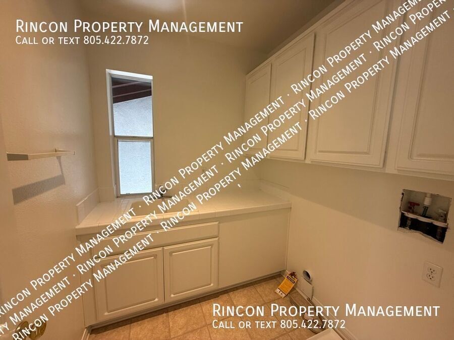 **Elegant 5-Bed Ventura Escape — Coastal Living Within Reach** property image