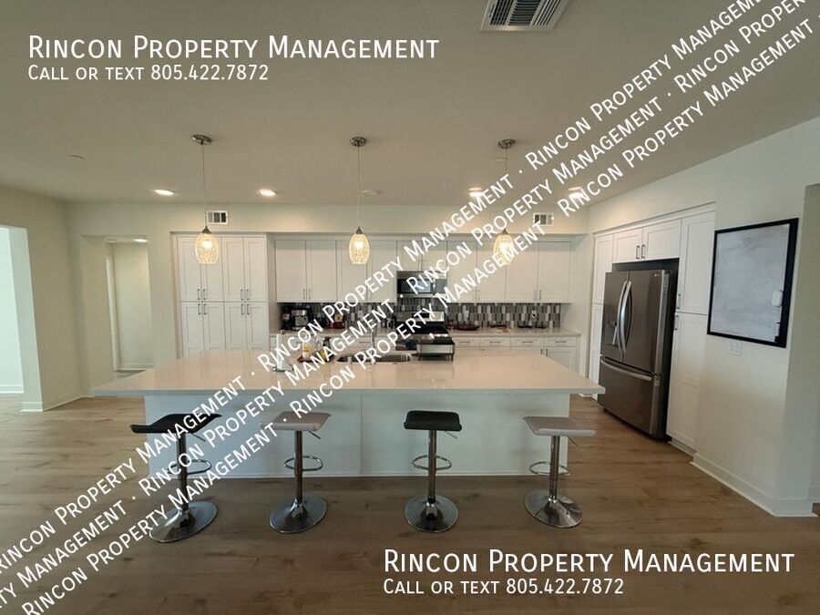 **Spacious Single-Level Wagon Wheel Condo** — Modern 3 Bedroom Retreat property image