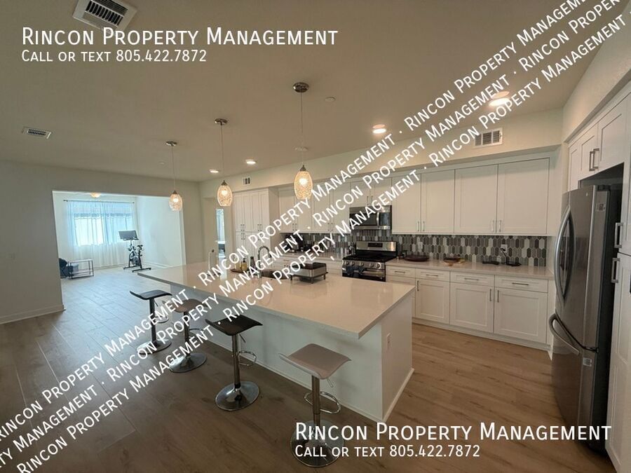 **Spacious Single-Level Wagon Wheel Condo** — Modern 3 Bedroom Retreat property image