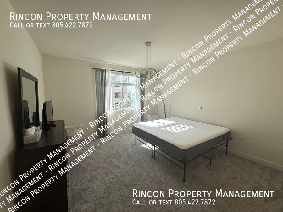 **Spacious Single-Level Wagon Wheel Condo** — Modern 3 Bedroom Retreat property image