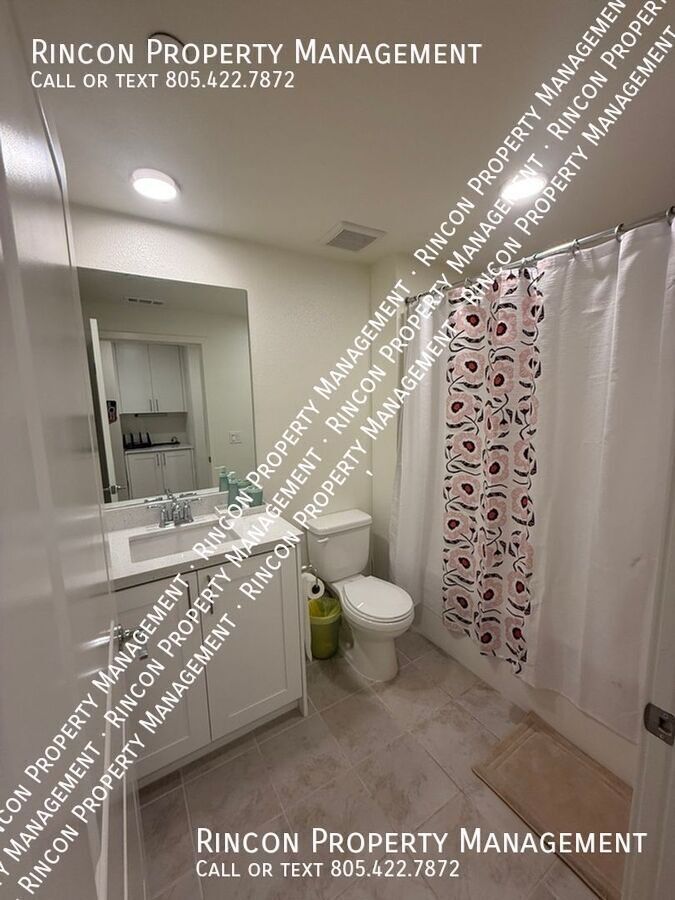 **Spacious Single-Level Wagon Wheel Condo** — Modern 3 Bedroom Retreat property image