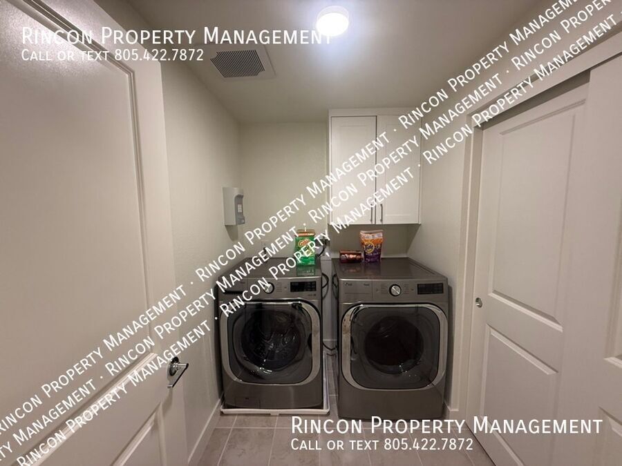 **Spacious Single-Level Wagon Wheel Condo** — Modern 3 Bedroom Retreat property image