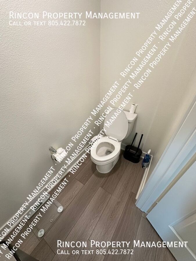 **Spacious Single-Level Wagon Wheel Condo** — Modern 3 Bedroom Retreat property image