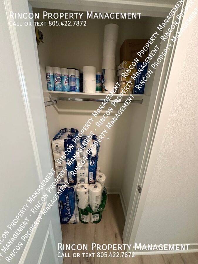 **Spacious Single-Level Wagon Wheel Condo** — Modern 3 Bedroom Retreat property image