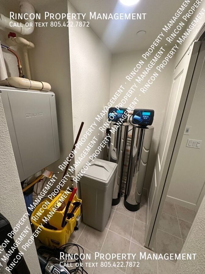 **Spacious Single-Level Wagon Wheel Condo** — Modern 3 Bedroom Retreat property image