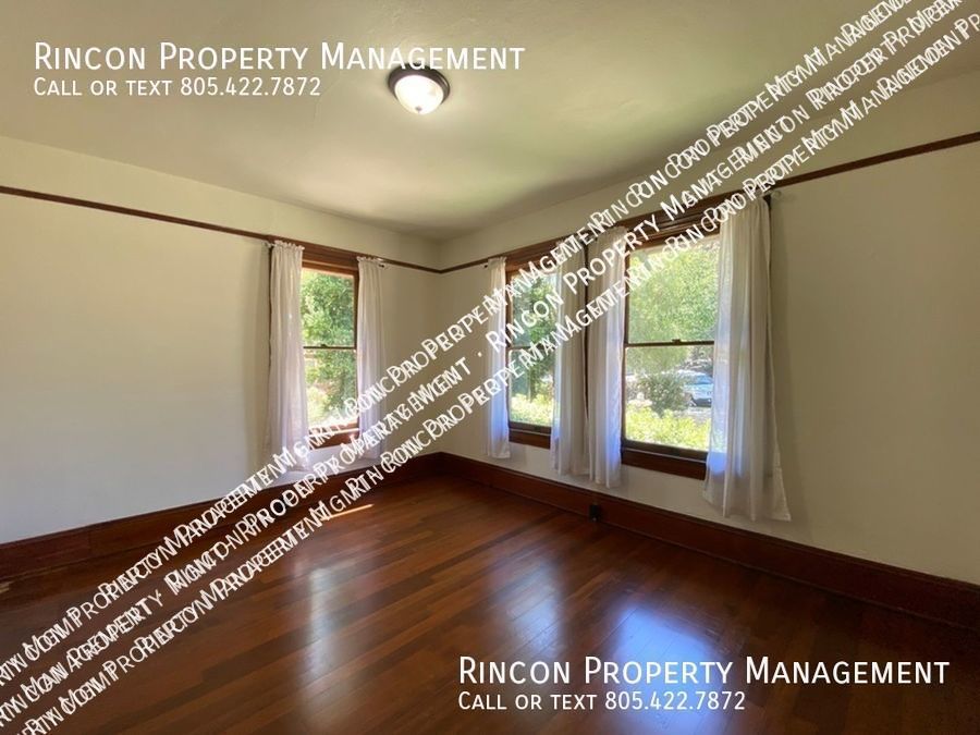 Quaint and Spacious 4 Bedroom Home--Main St. Santa Paula property image