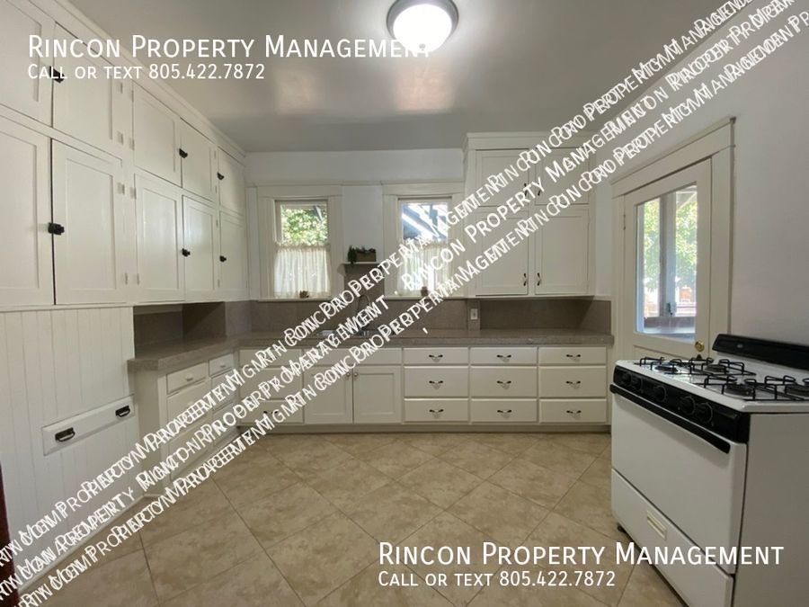 Quaint and Spacious 4 Bedroom Home--Main St. Santa Paula property image