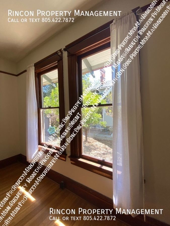 Quaint and Spacious 4 Bedroom Home--Main St. Santa Paula property image